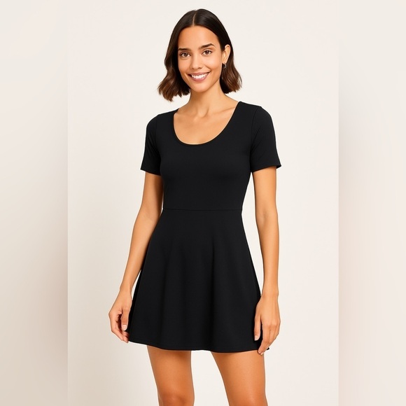 Tuckernuck Dresses & Skirts - Tuckernuck Sport Rosemary Dress M Black Tennis Golf Active Dress NWT